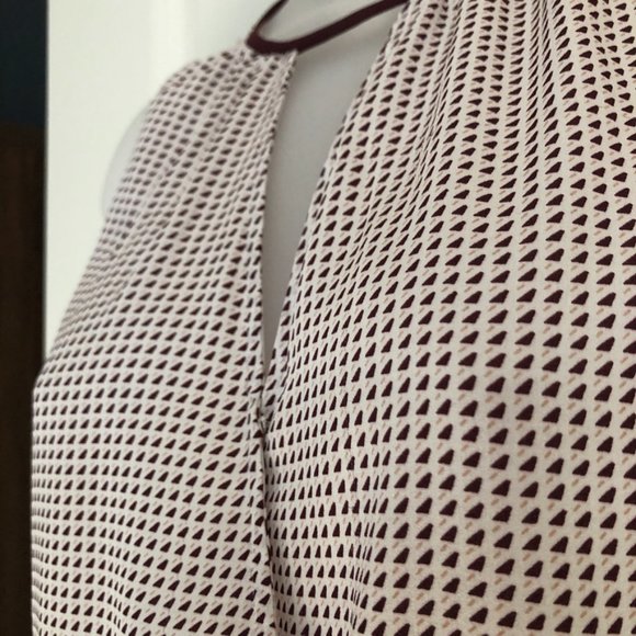 EUC! Ann Taylor Faux Wrap Sleeveless Top SP - Picture 6 of 9